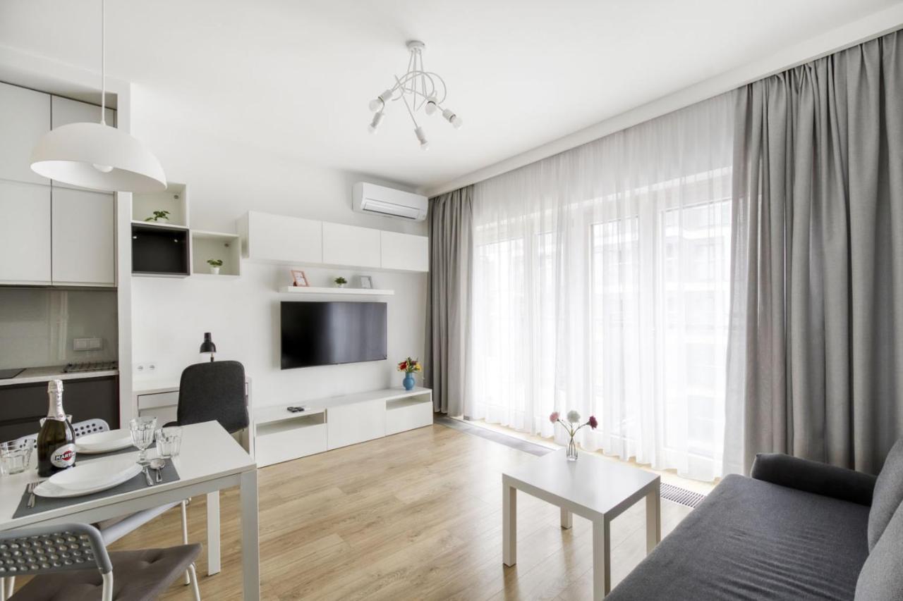 Warsaw Night Apartments Menica Residence Dış mekan fotoğraf